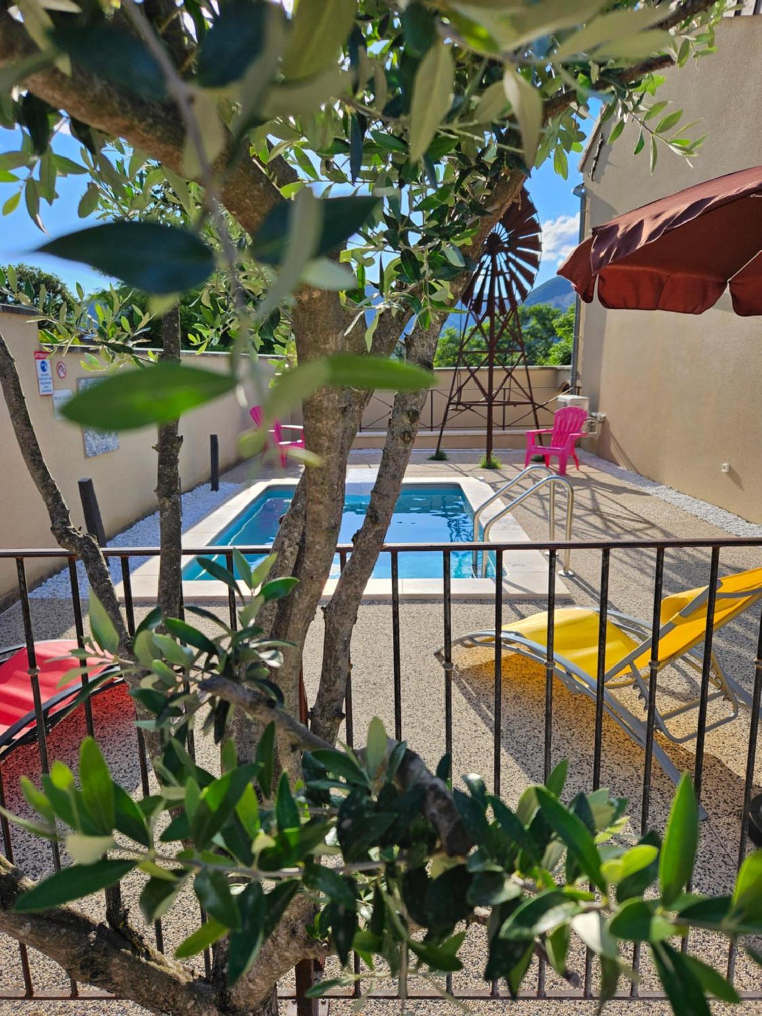Le Rubiz Apartment La Coucourde ภายนอก รูปภาพ