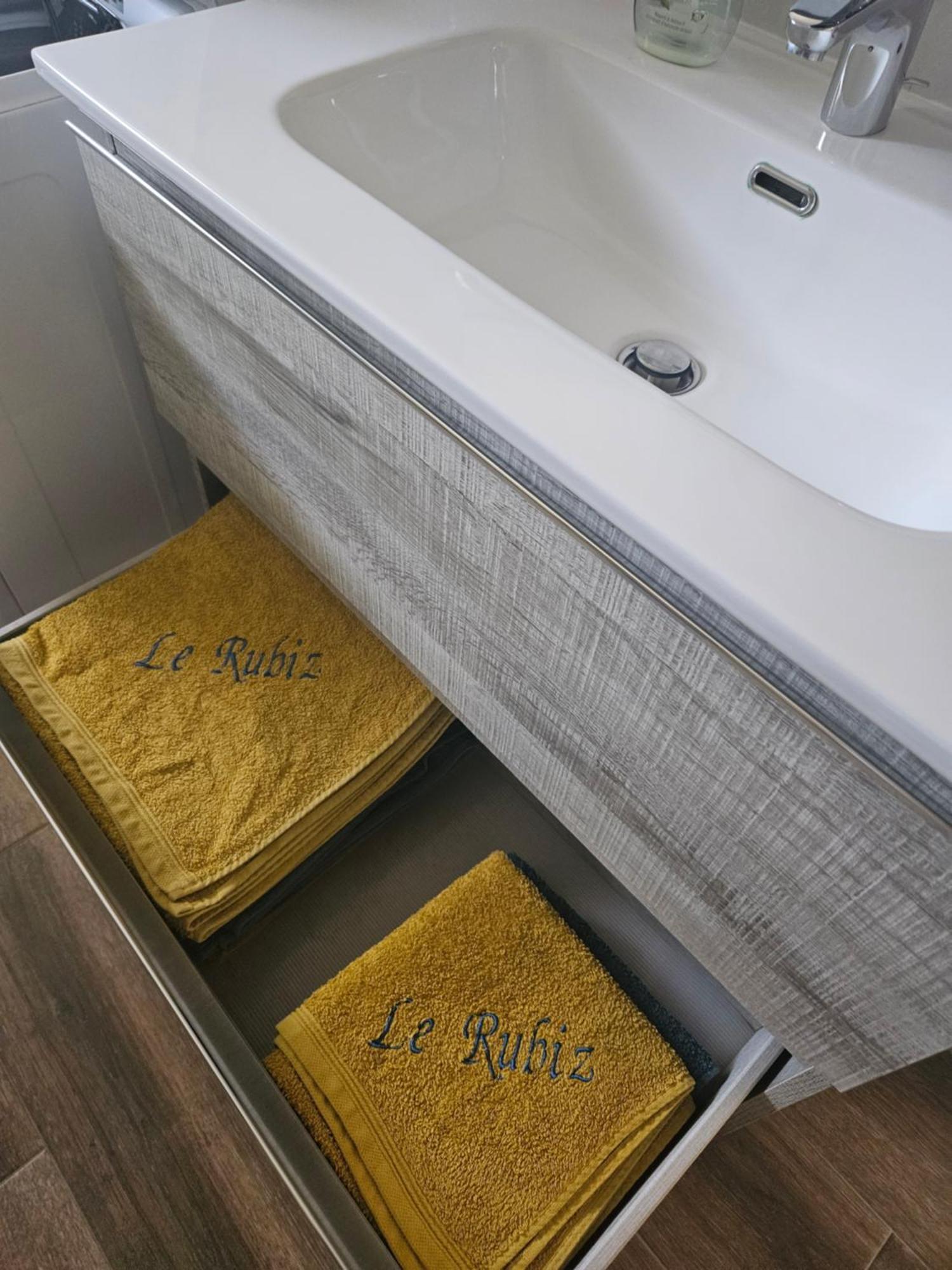 Le Rubiz Apartment La Coucourde ภายนอก รูปภาพ